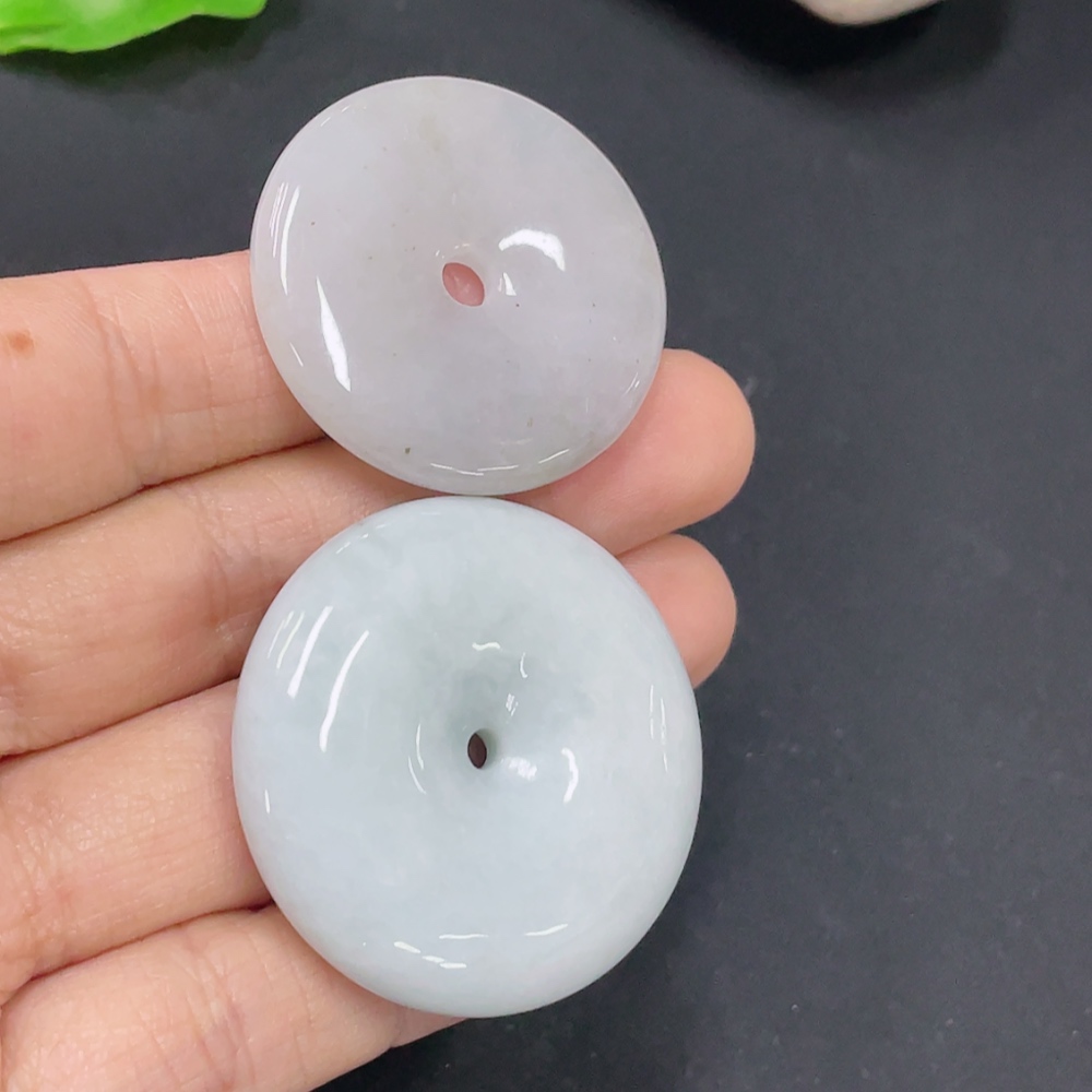 F31690885 Jadeite Pendant One Lot