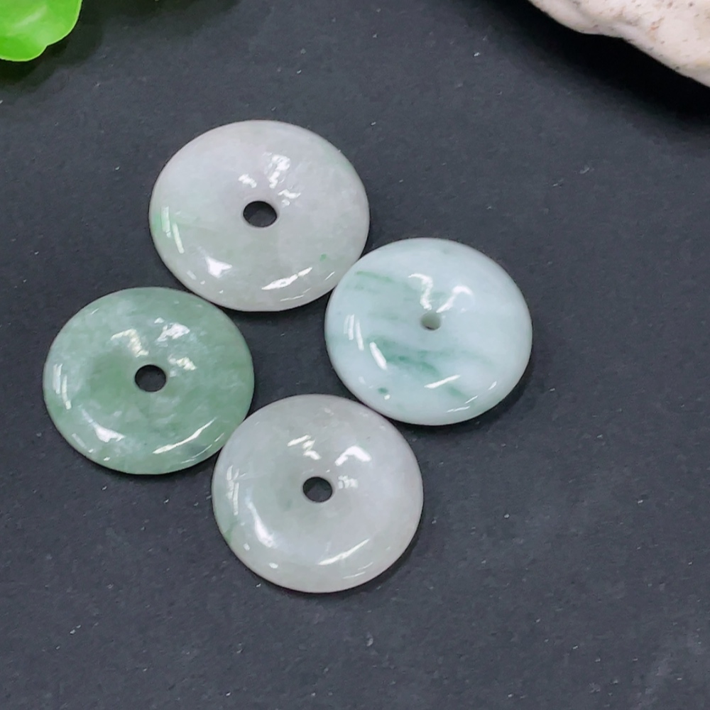 F31691364 Jadeite Safety Buckle Pendant