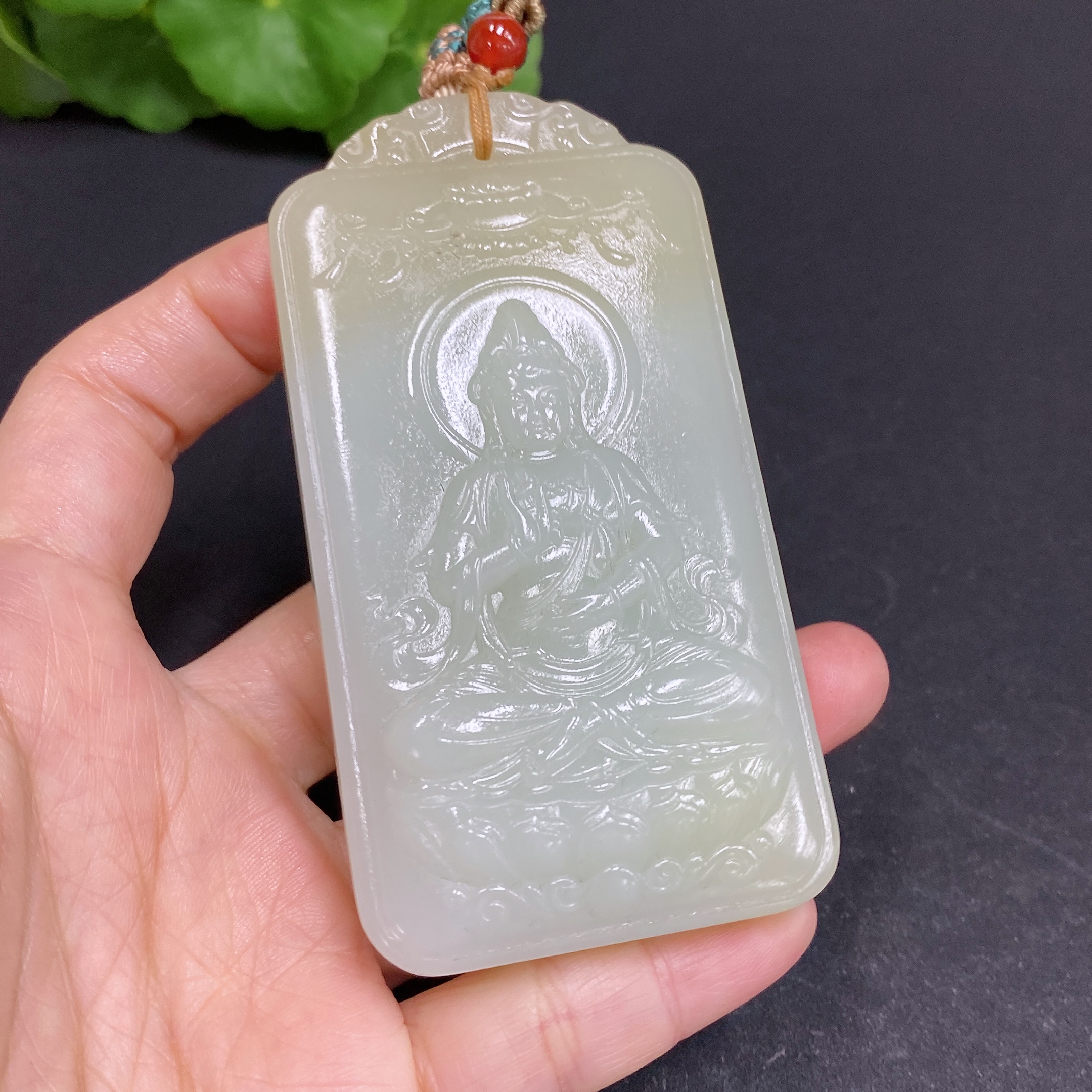 H33938367 Hetian Jade Pendant Guanyin Total Weight (including rope) 121.2g