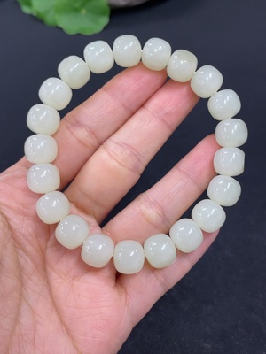 H41868484 和田玉手串     卡9.9mm左右    货品总重约35.4g
