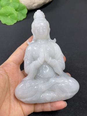 H41905253 和田玉摆件    观音    货品总重约292.9g   含其他矿物成份