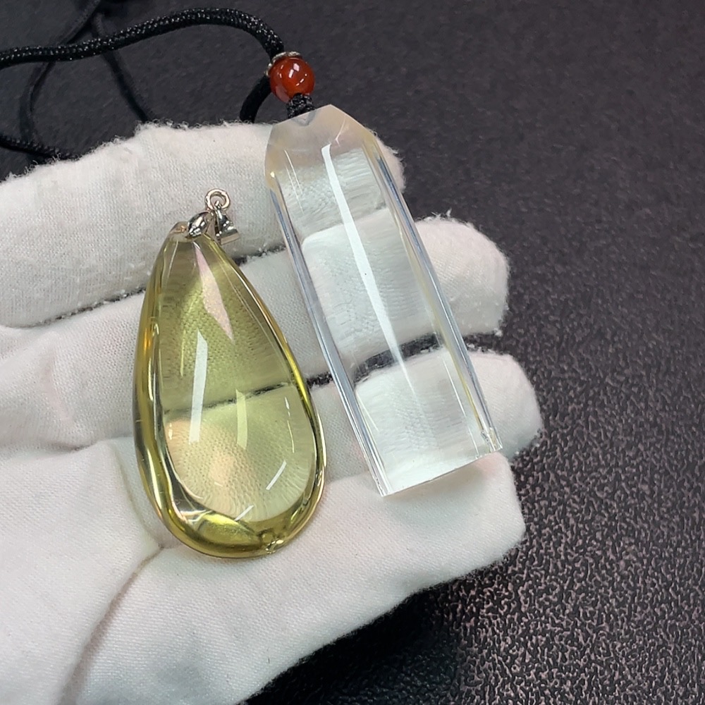 C34039782 Crystal Pendant Non-Gold Total Weight Approx. 44.19g With Cord Sell as a Lot