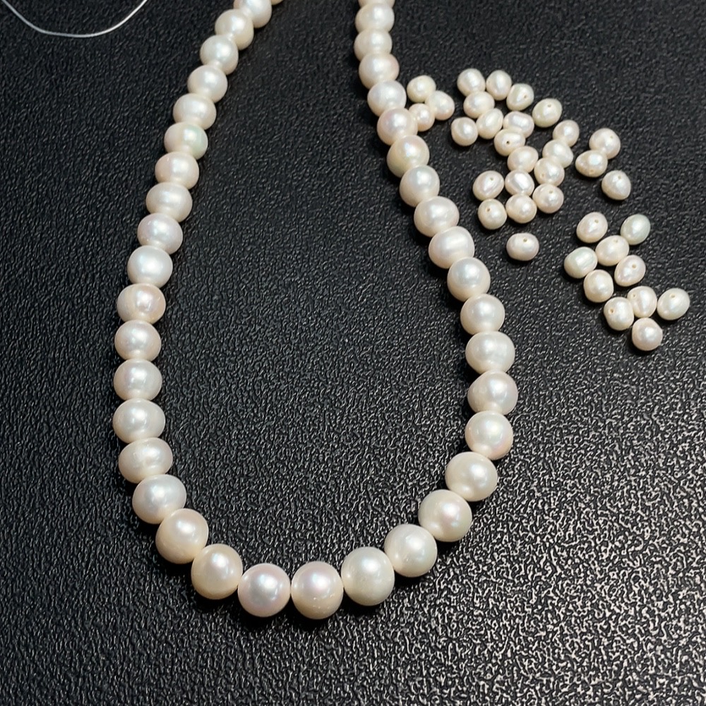 C33870937 Pearl bead necklace + loose beads, total weight approx. 59.17g, lot of 10+ pieces