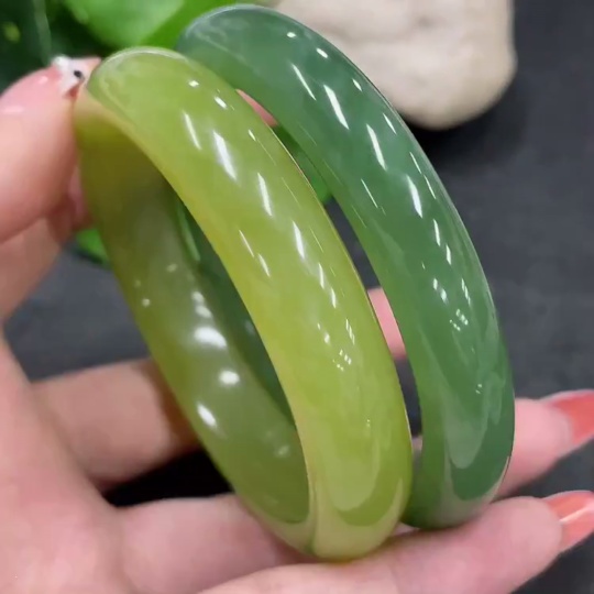 H34980145 Xiuyu (Serpentine Jade) Round Bracelet Size 57.1/58 Total Weight Approx. 90.9g