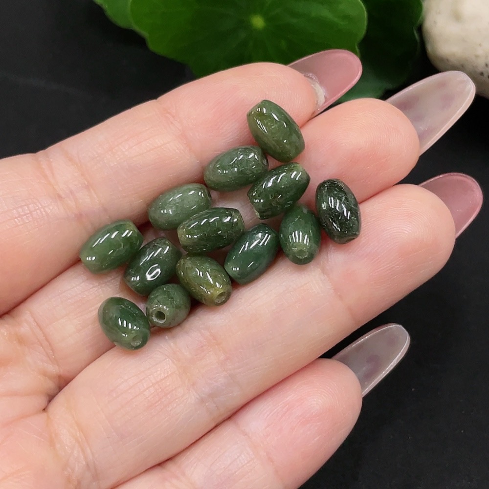 F34013534 Jadeite Pendant + Beads Sell as a Lot (Non-Gold Inlaid)