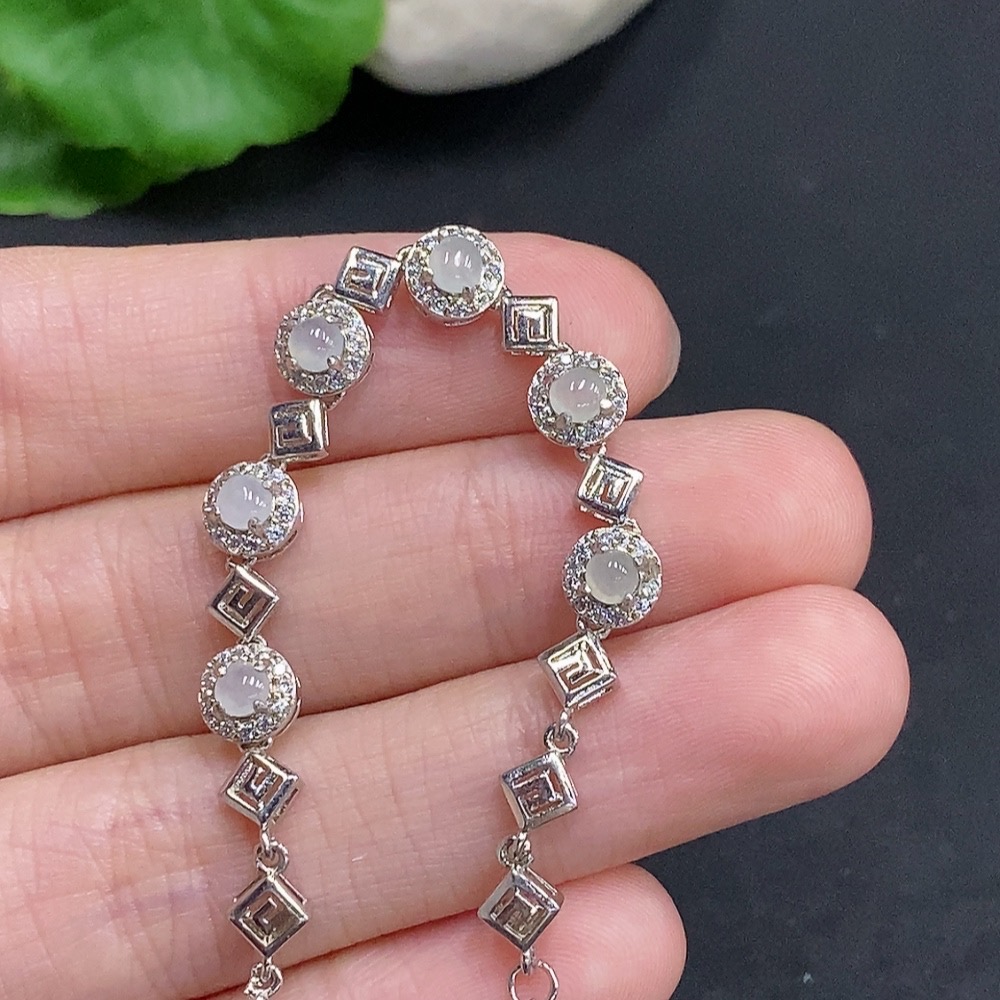 F30490511 Jadeite cabochon inlaid bracelet, non-gold setting, total weight approximately 4 grams