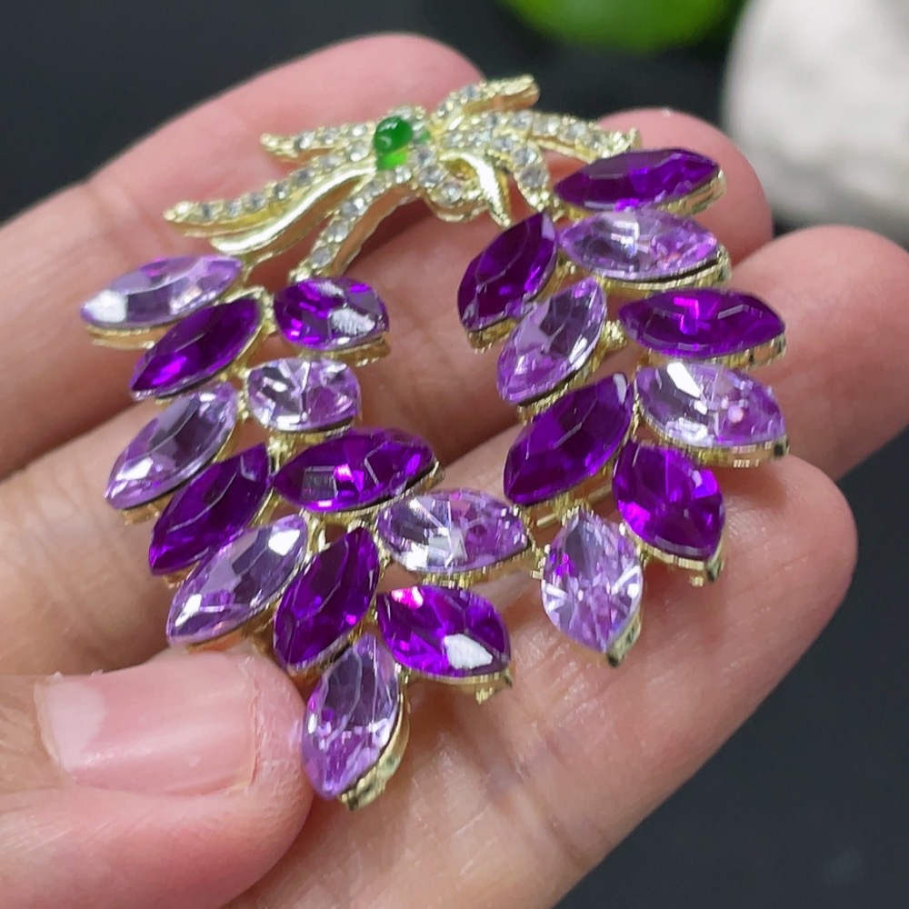 F31669651 Jadeite cabochon inlay piece, non-gold setting, total weight approx. 10.43g