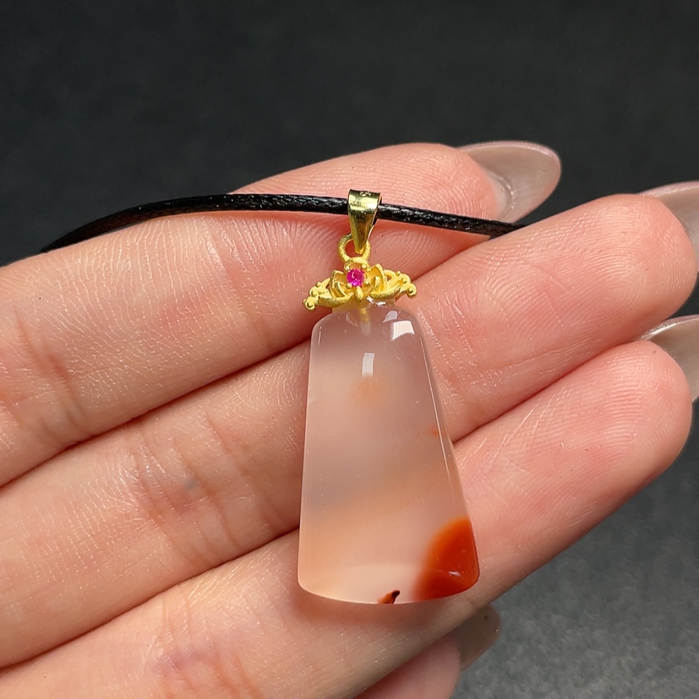 C34008005 South Red Agate Pendant Non-Gold Total Weight Approx. 4.29g Including Cord