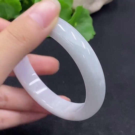 F32818596 Jadeite regular bangle, size 56.8, total weight approx. 54.84g