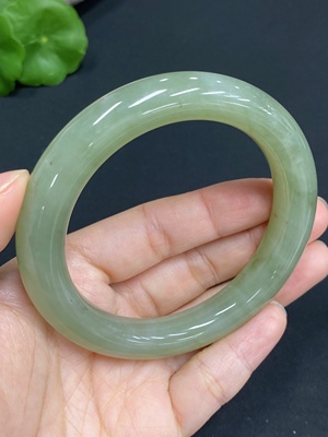 H27060312 Hetian Jade Round Bracelet Size 56.2 Total Weight Approx. 57.9g