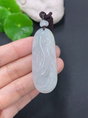 F39598483 翡翠挂件力争上游 货品总约重 含绳12.92g