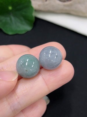 F41942486 翡翠珠子 一手走 卡13.2/13.3mm左右 货品总重约8.13g