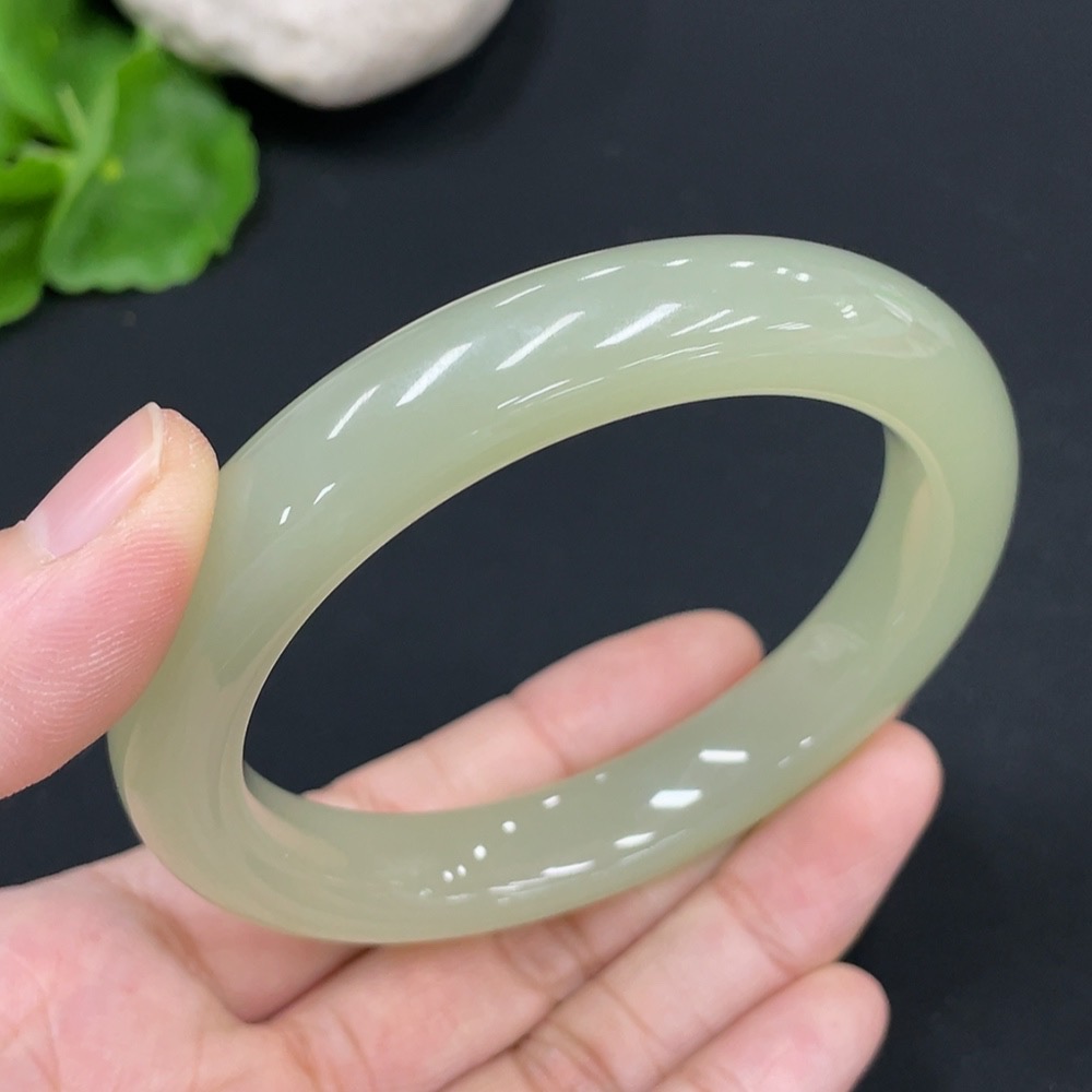 H28285272 Hetian Jade Round Bangle, Loop Size 57.5, Total Weight Approx. 56.1g