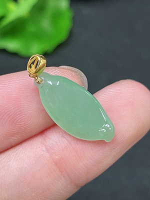 F33943477 Jadeite Pendant 18K Gold Total Weight Approx. 1.2g