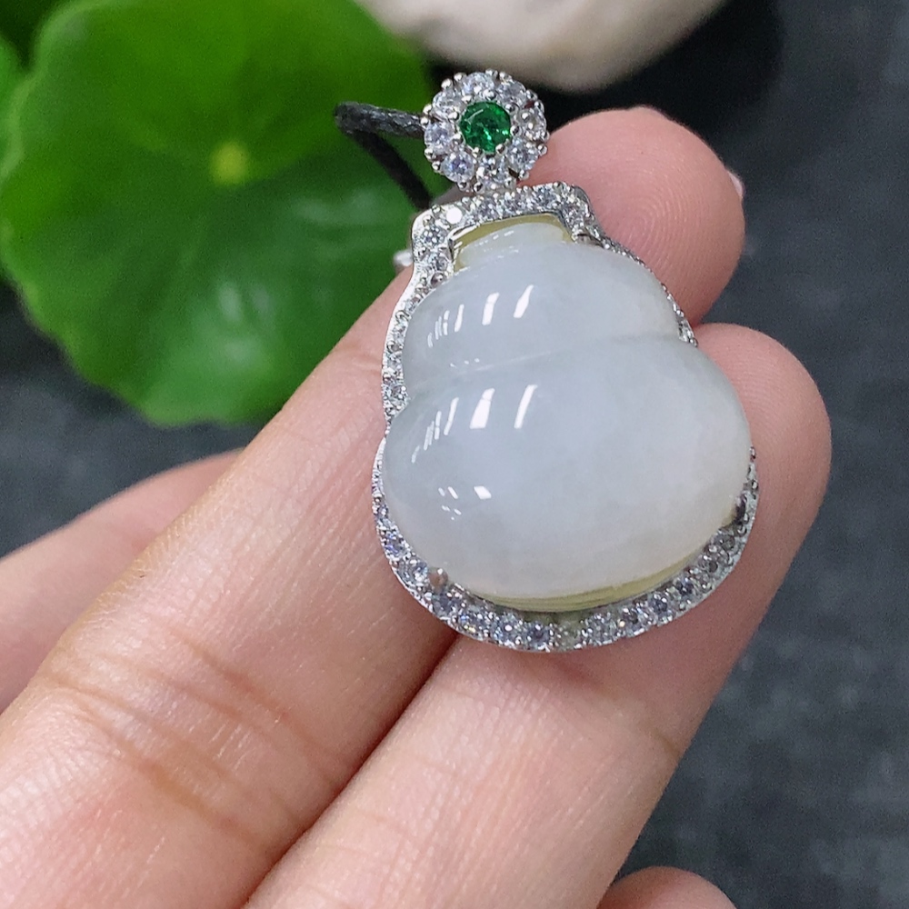 F34976740 Jadeite inlaid gourd pendant non-gold total weight approx. 6.89g including rope