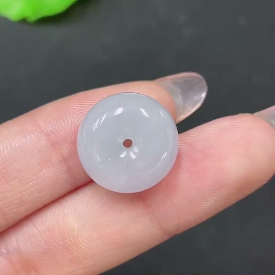 F34021817 Jadeite pendant Total weight approx. 4.37g
