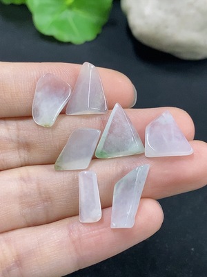 F44307892 翡翠镶嵌件 一手走 货品总重约4.22g