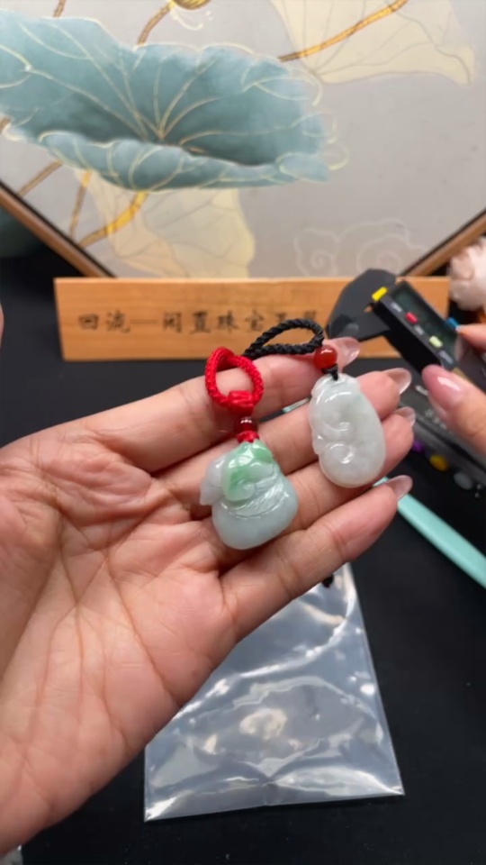 F31651067 Emerald Pendants Wholesale Lot