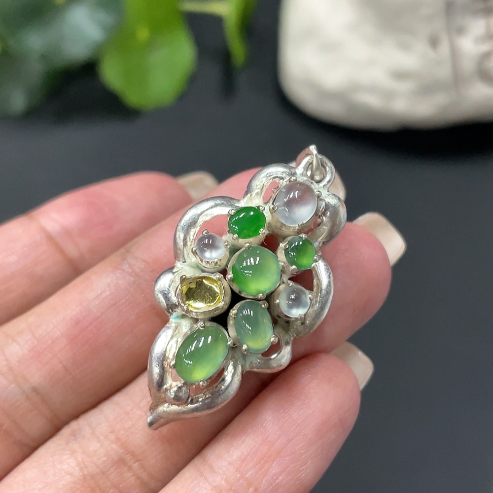 F16805063 Jadeite Cabochon Non-Gold Inlaid Sell as a Lot Total Weight 14.109g