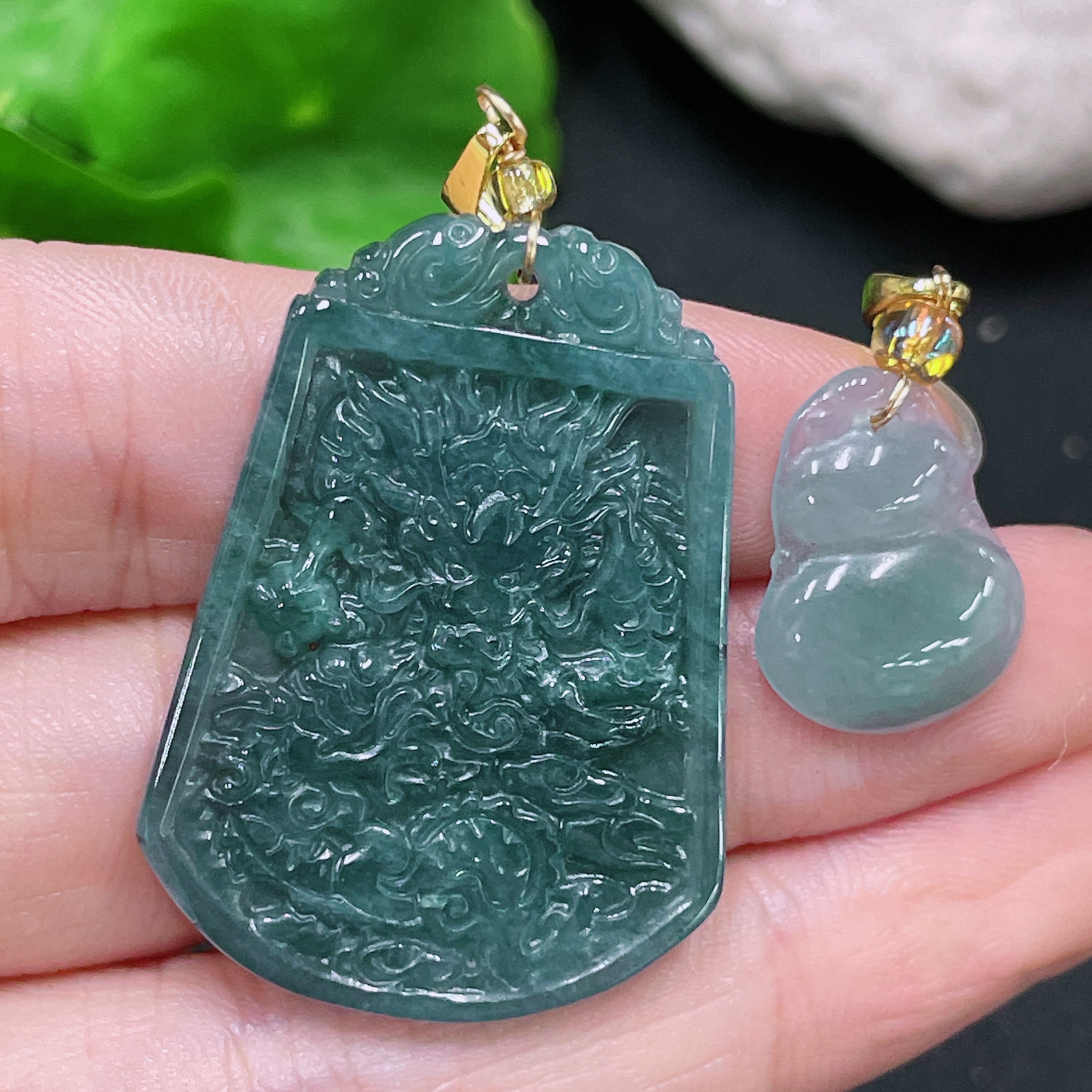 F33918729 Jadeite Pendant Dragon Plaque Gourd with Non-Gold Clasp and Chain