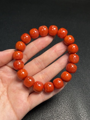 C32745843 South Red Agate Bracelet with Visible Organic Matter, Total Weight Approx. 46.53g, Size Approx. 12.2mm
