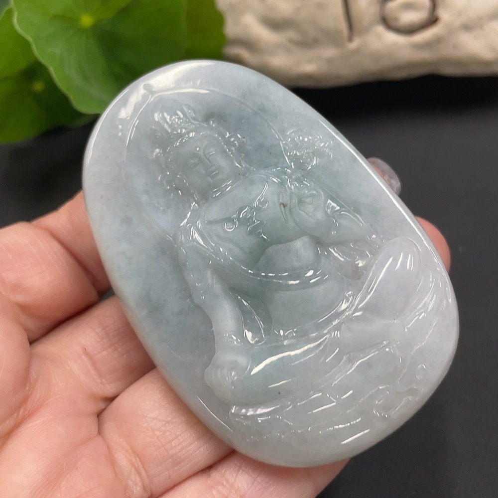 F15633255 Jadeite Guanyin Pendant Total Weight 59.450g