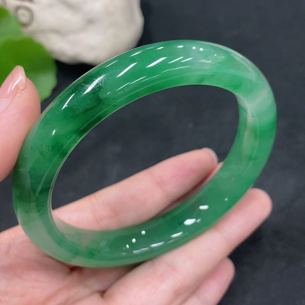 H31581423 African Emerald (Dulong Jade) Round Bracelet