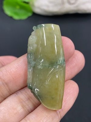 F42953121 翡翠竹节挂件 货品总重约13.88g