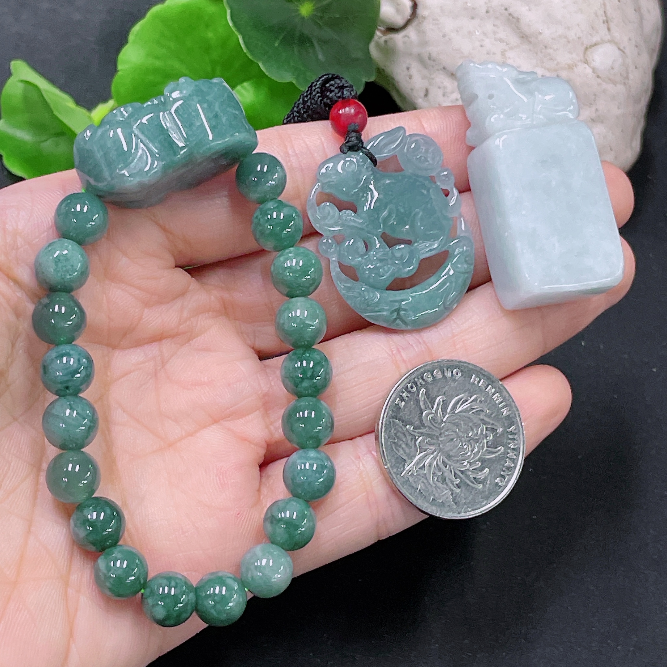 F33918726 Jadeite Pendant + Bracelet Approx. 8.1mm Beads Non-A