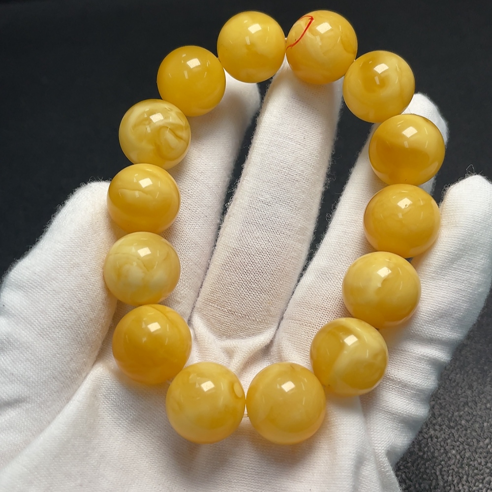 C32784066 Amber Beeswax Bracelet with Visible Partial Repairs, Total Weight Approx. 30.56g, Size Approx. 15.7mm