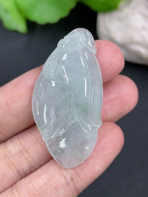 F44293696 翡翠挂件 货品总重约8.83g