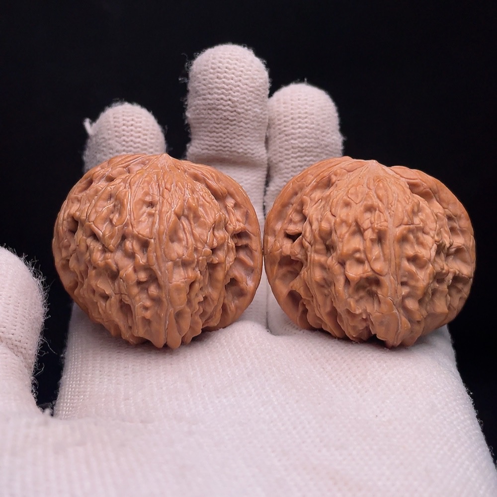 W33936994 Walnut, total weight about 39.1g, size about 41.2mm