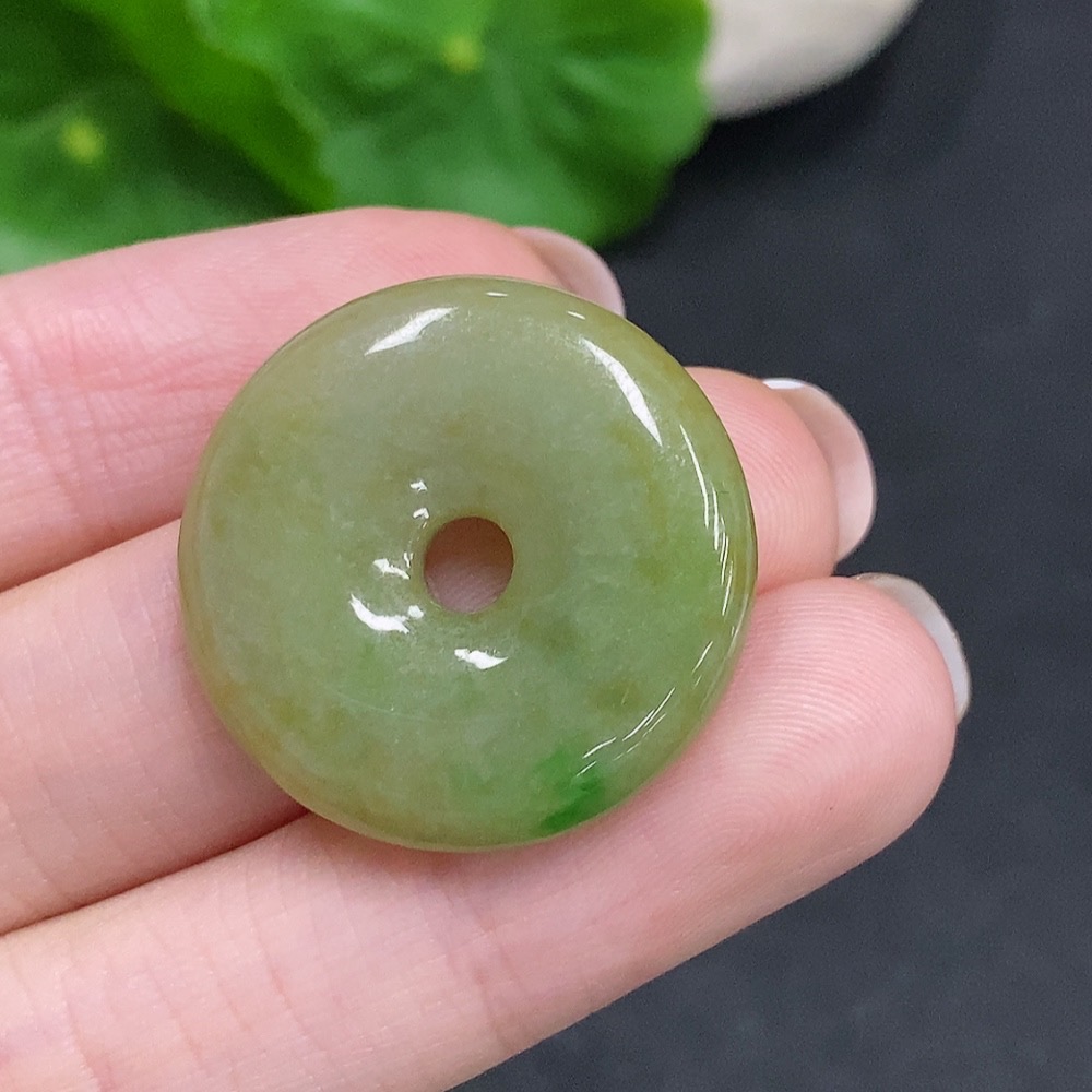 F34034186 Jadeite Safety Buckle, total weight approximately 8g, yellow color origin undetermined