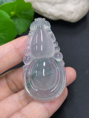 F42971470 翡翠葫芦挂件 货品总重量约22.5克