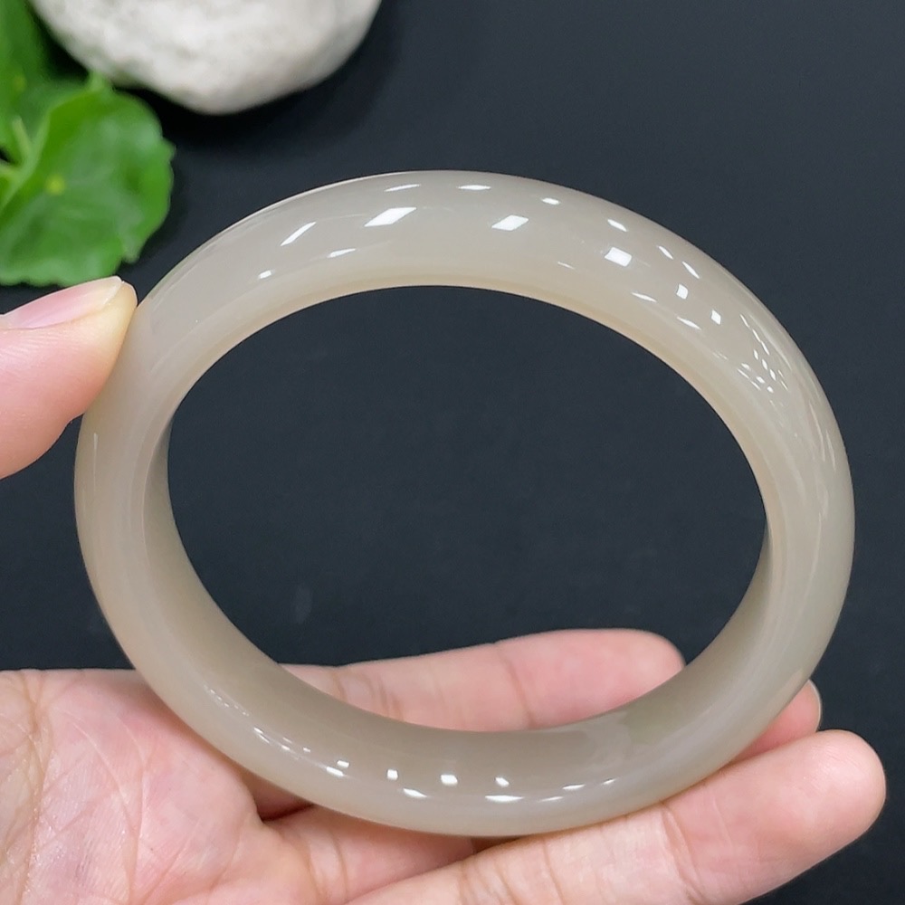 H28246498 Hetian Jade Round Bracelet Size 60.4 Total Weight Approx. 53.6g