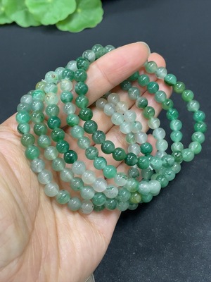 H42987982 非洲翠(独龙玉)手串 卡5.9mm左右 货品总重约44.5g