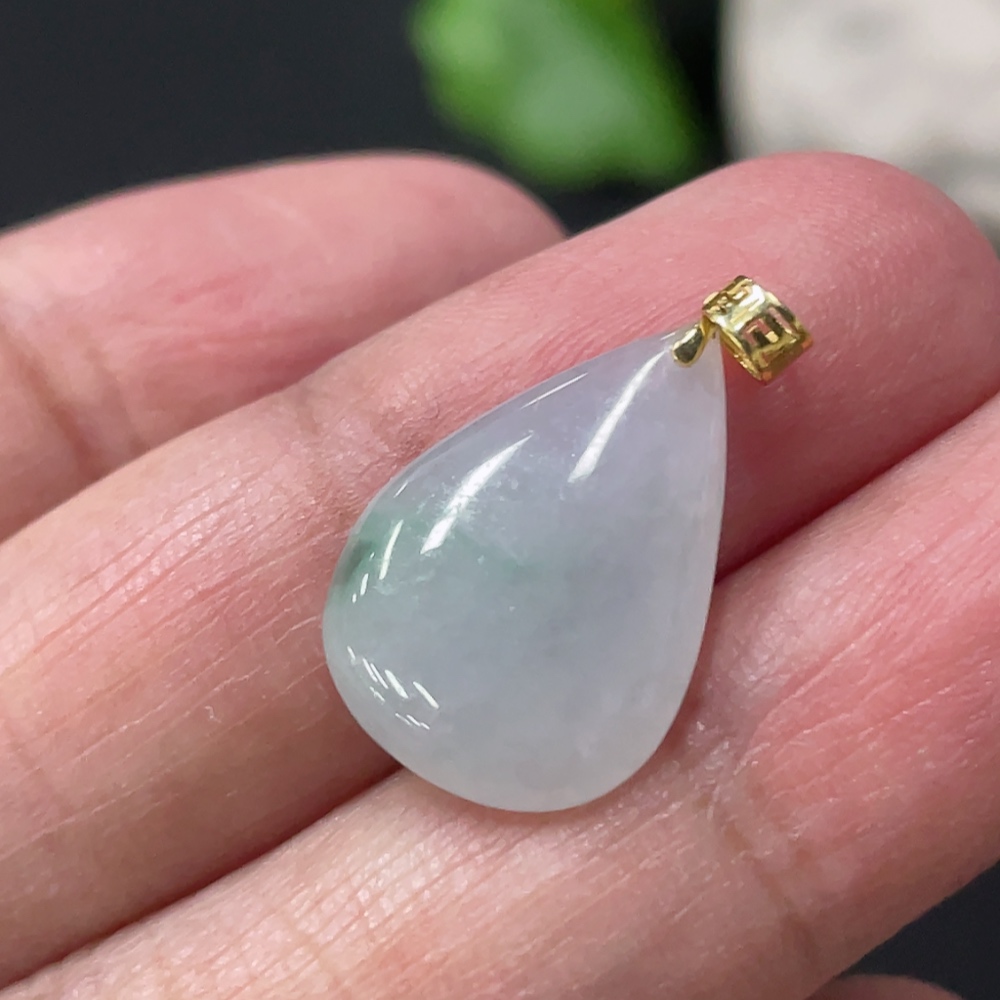 F35107990 Jadeite Waterdrop Pendant with 18K Gold Clasp, Total Weight Approx. 1.56g