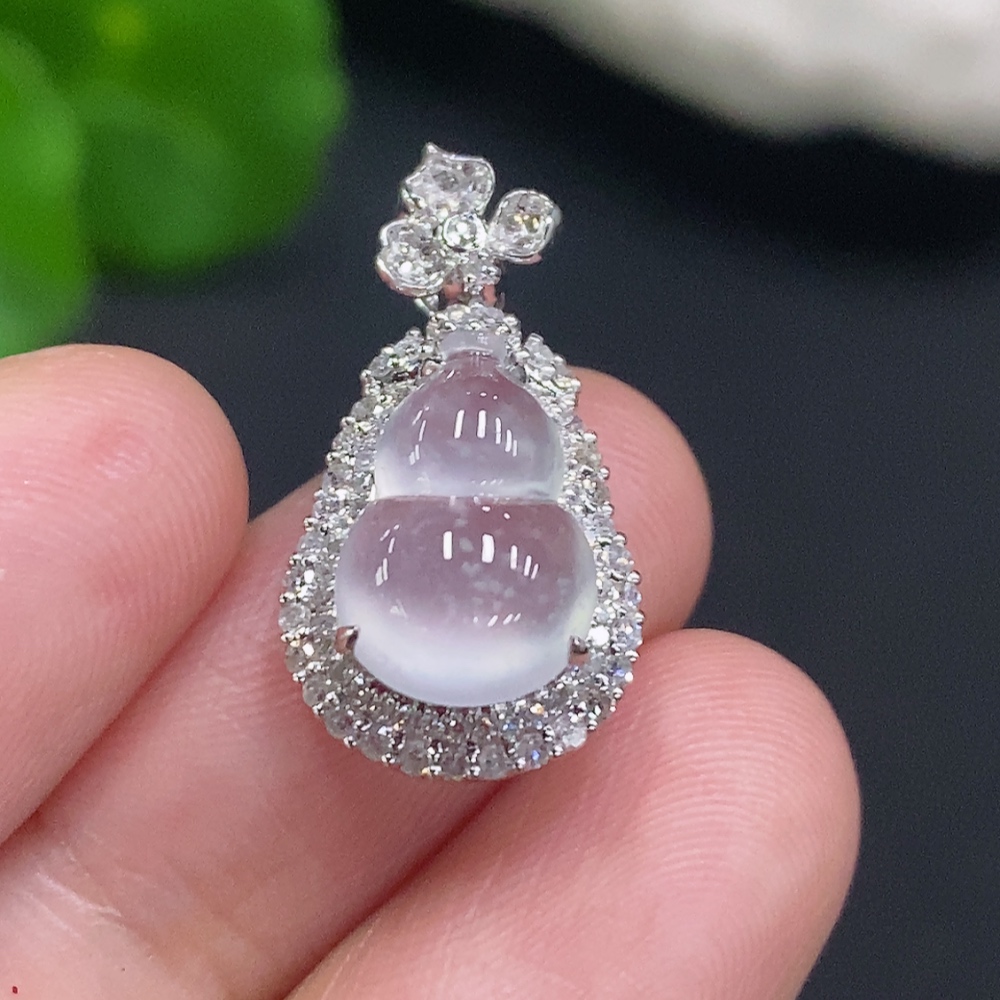 F31684856 Jadeite Gourd Pendant with 18K Gold Mount, Total Weight Approx. 2.4g (Set with Diamonds)