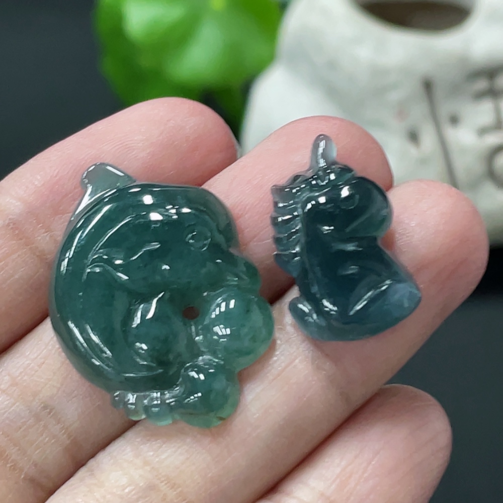 F34077749 Jadeite inlaid piece small animal