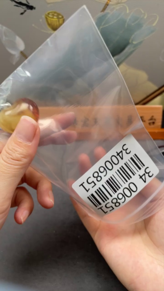 C34006851 Amber Beeswax Pendant Non-Gold Total Weight Approx. 5.94g