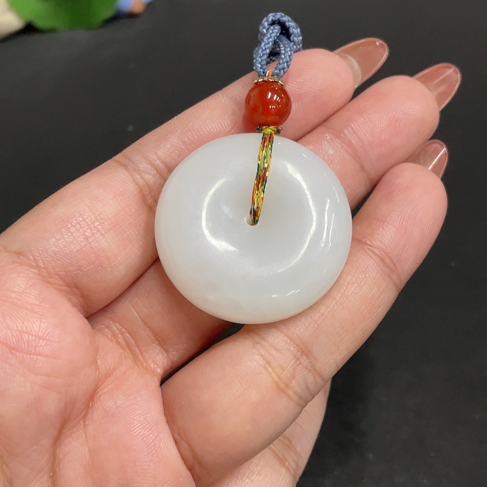 H34054660 Hetian Jade Pendant   Peace Buckle