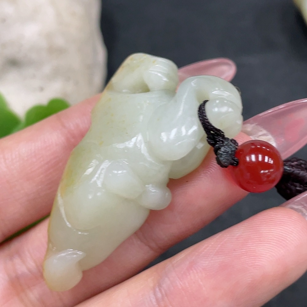 H33898008 'Hetian Jade Pendant - Success at Once - Undetermined Skin Color Origin - Total Weight (Including String): 20.9g'