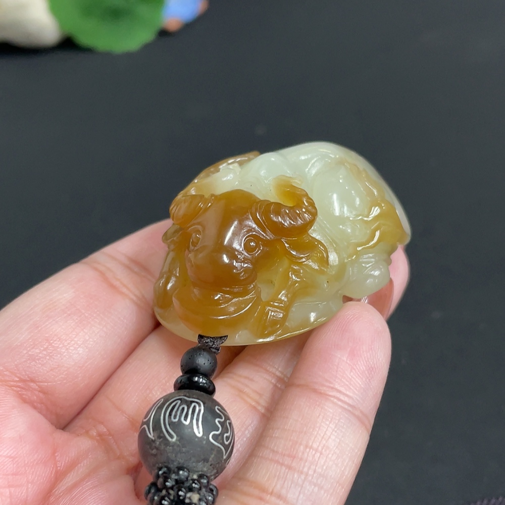 H35101254 Hetian Jade Pendant: Turning Fortunes with the Ox