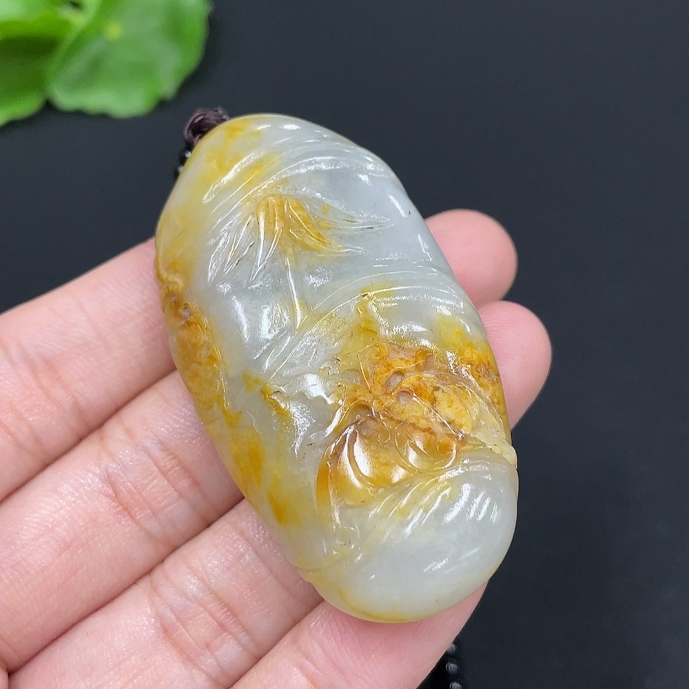 H27106090 Hetian Jade Pendant - Bamboo Section, Undetermined Skin Color Origin, Contains Other Mineral Components, Chain Not Hetian Jade, Total Weight Approximately (Including Chain) 51g
