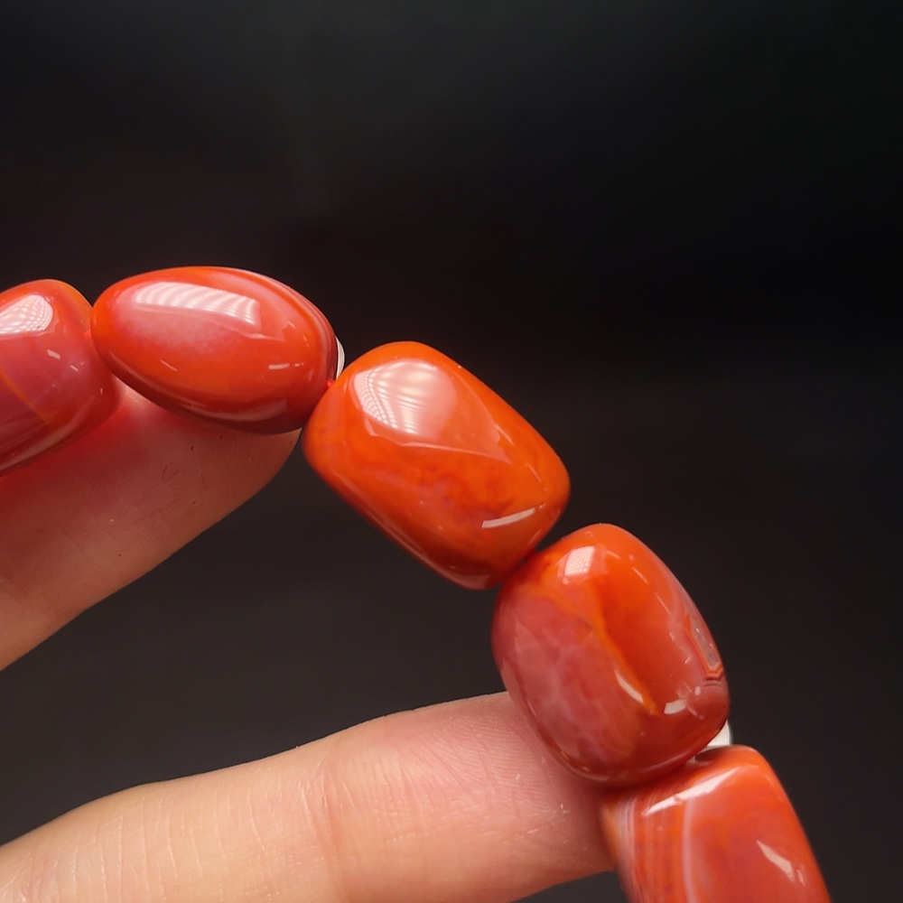 C34049208 Red Agate Bracelet with Visible Organic Matter, Total Weight Approx. 56.62g, Size About 11.9mm