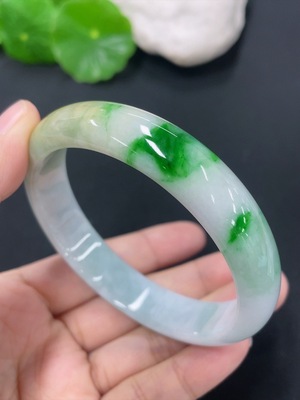 F39599034 翡翠正圈手镯 圈口55.5mm 货品总约重44.93g