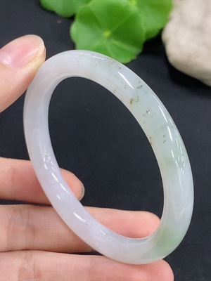 F46548966 翡翠圆条手镯  圈口52.2 货品总重约29.7g