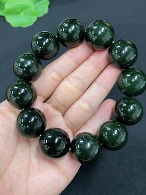 H43124492 和田玉手串  卡19.6mm左右   货品总重约149.4g