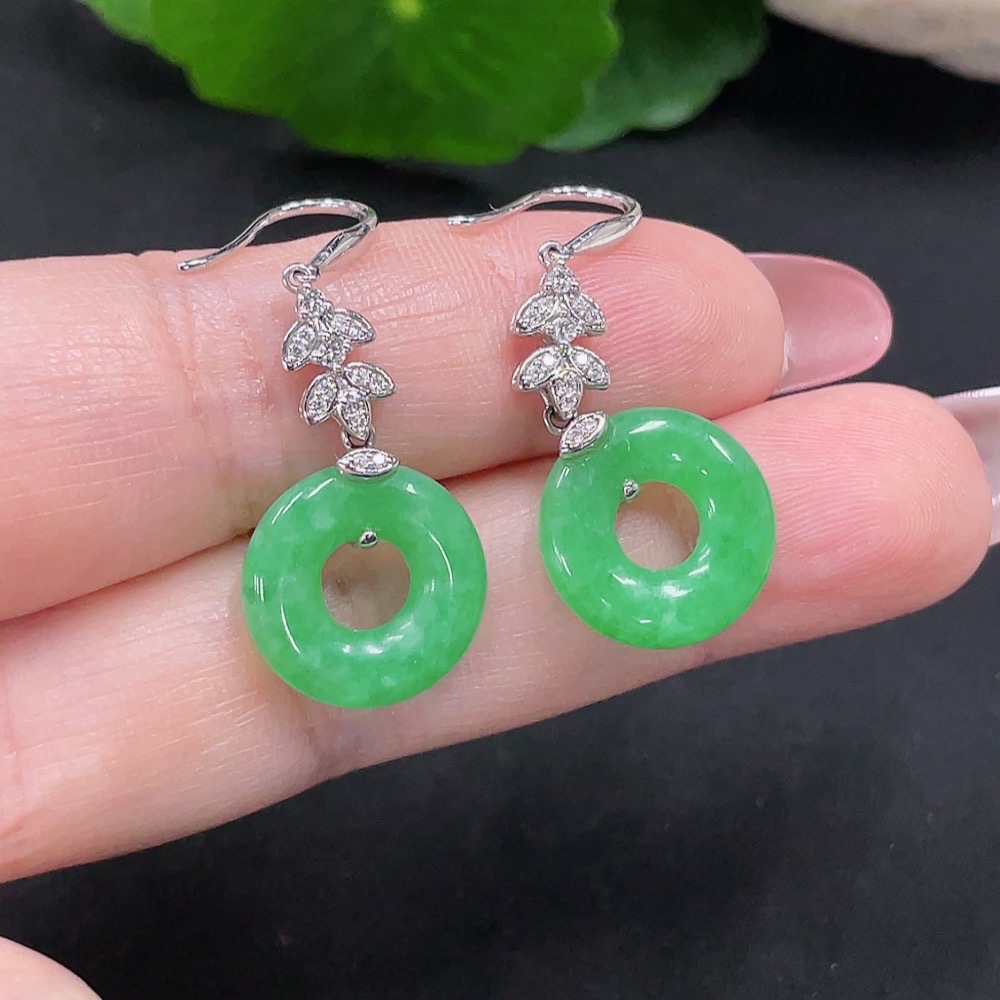 F34013417 Jadeite earrings pair 18K gold total weight approx. 4.5g (with diamond accents)