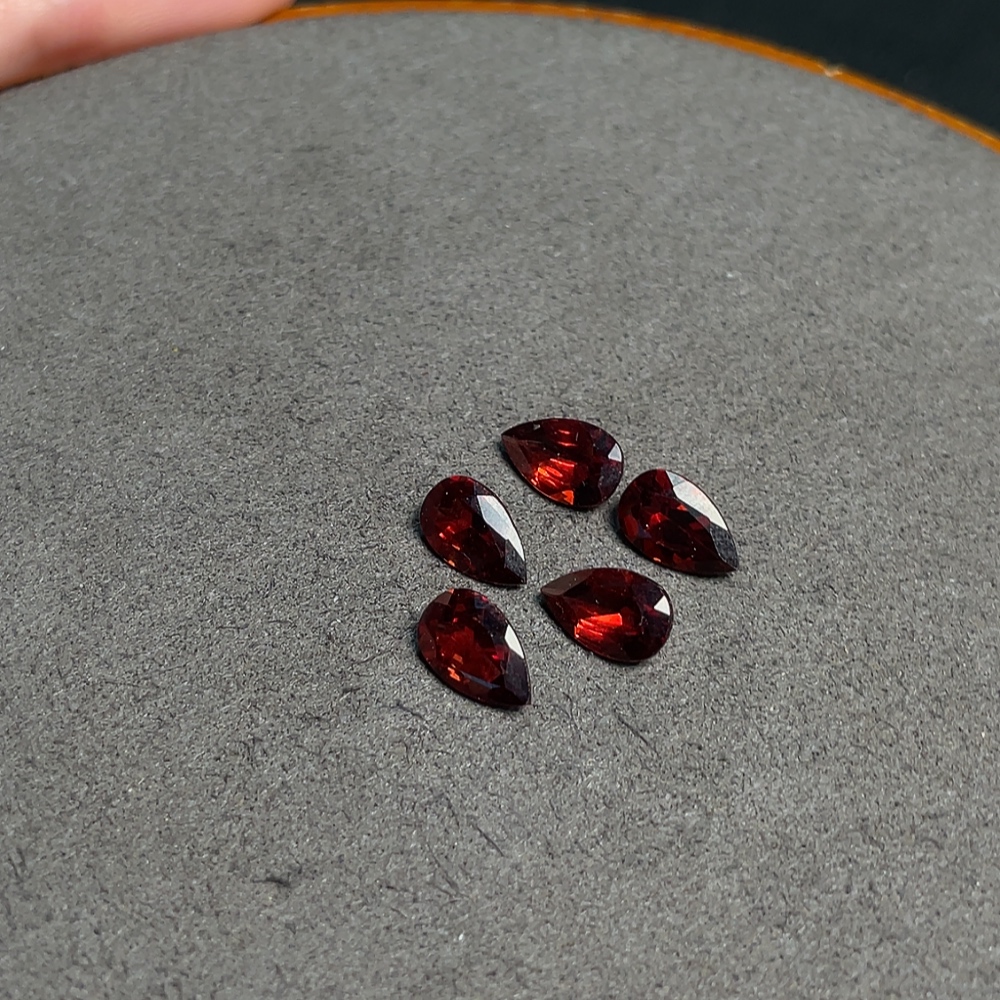 C33920770 Garnet Rough Stone Total Weight Approx.4.69Ct Sell as a Lot